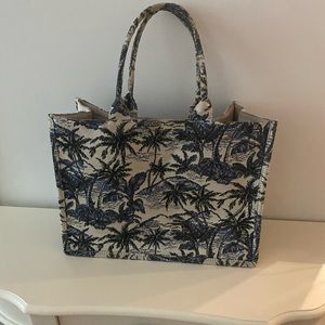H&M Jacquard Beach Tote